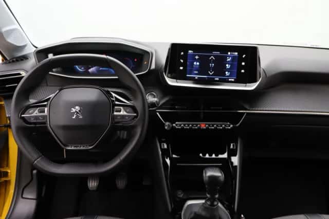 Peugeot 208 (2021) thumbnail 3
