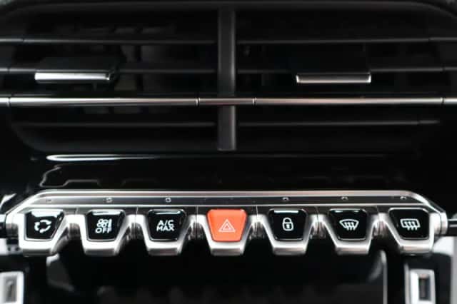 Peugeot 208 (2021) thumbnail 24