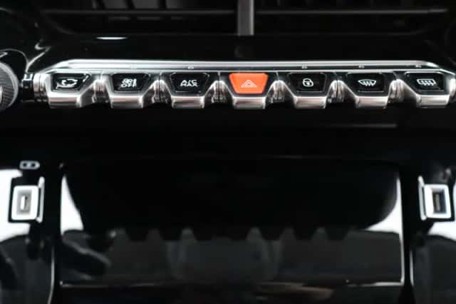 Peugeot 208 (2021) thumbnail 25