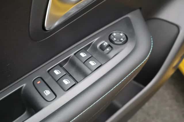 Peugeot 208 (2021) thumbnail 33