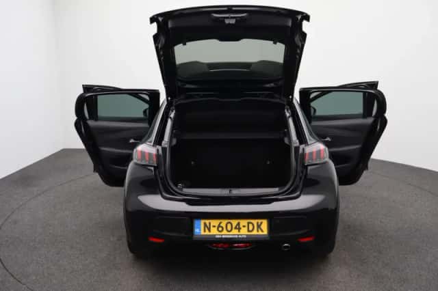 Peugeot 208 (2021) thumbnail 16