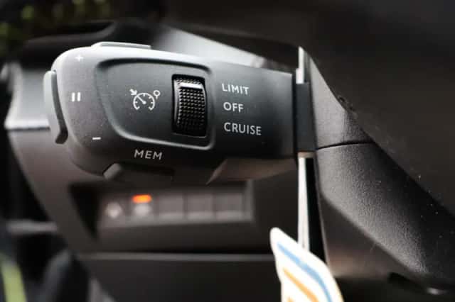 Peugeot 208 (2021) thumbnail 32