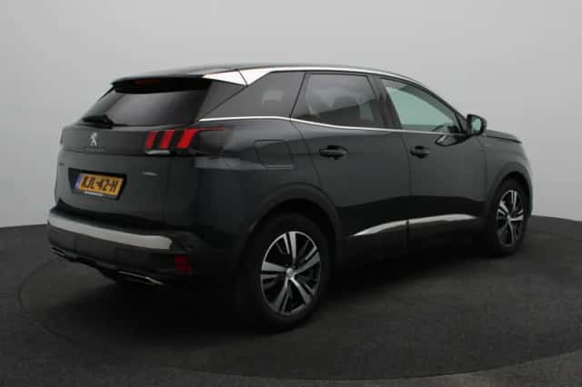 Peugeot 3008 (2021) thumbnail 2