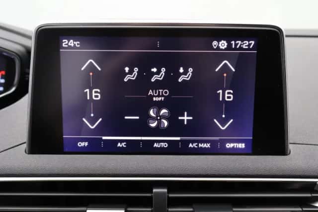 Peugeot 3008 (2021) thumbnail 19