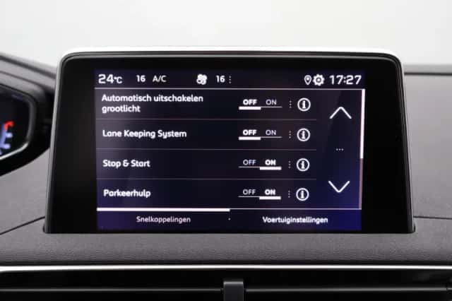 Peugeot 3008 (2021) thumbnail 23
