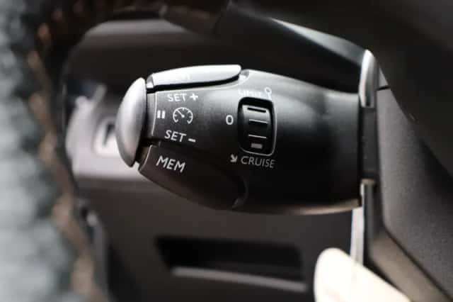Peugeot 3008 (2021) thumbnail 33