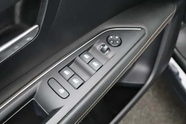 Peugeot 3008 (2021) thumbnail 36