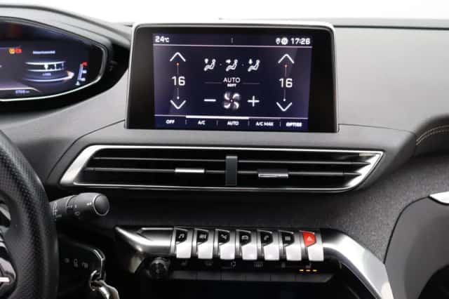Peugeot 3008 (2021) thumbnail 7