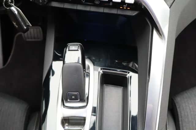 Peugeot 3008 (2021) thumbnail 8