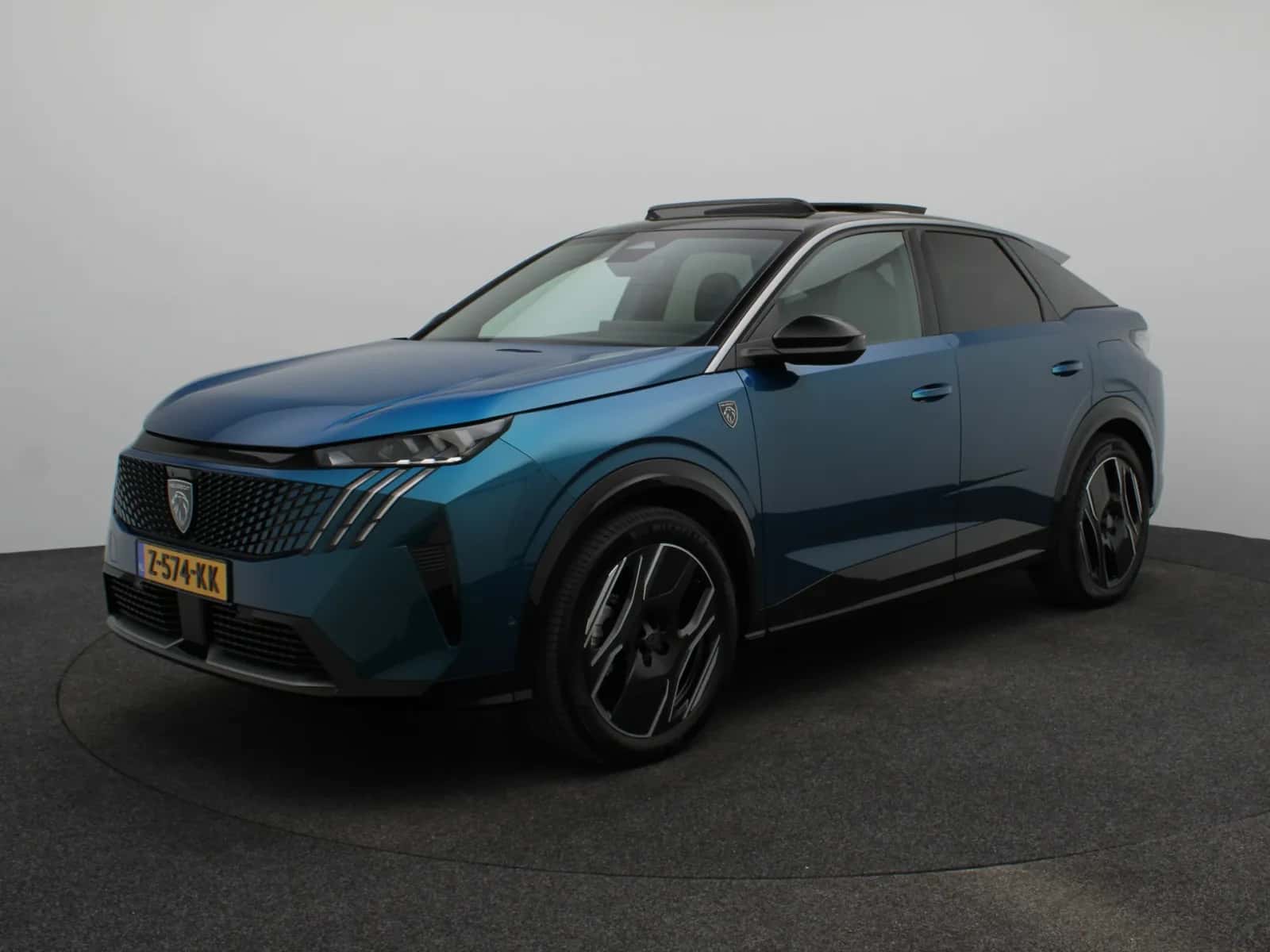 Peugeot e-3008 (2024) — foto 1
