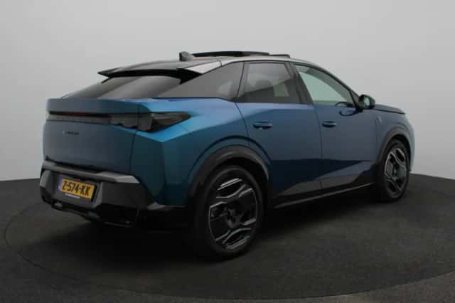 Peugeot e-3008 (2024) thumbnail 2