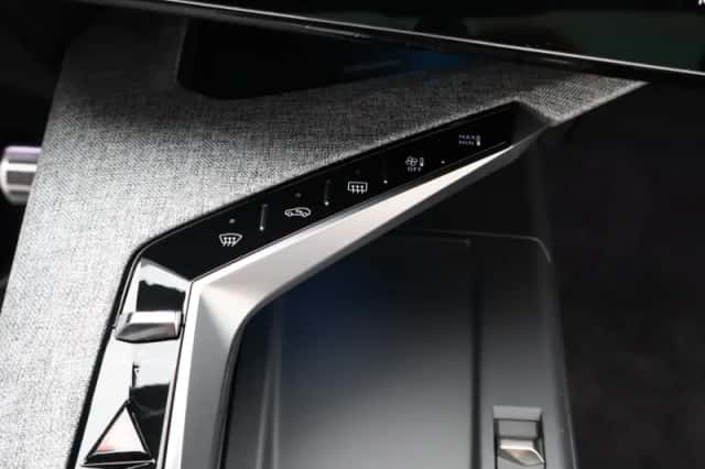 Peugeot e-3008 (2024) thumbnail 23