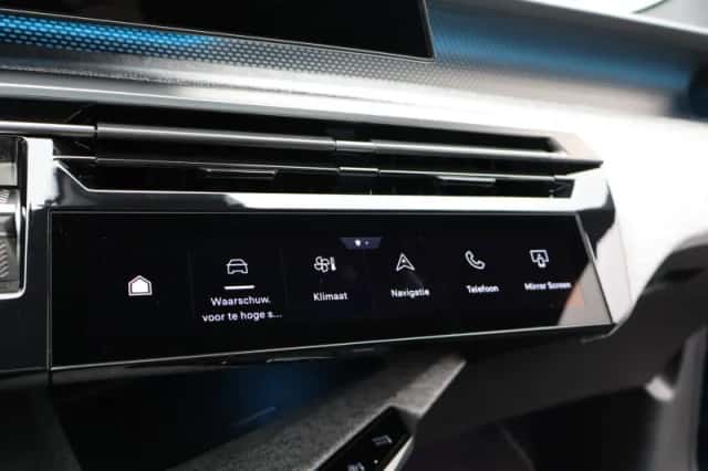 Peugeot e-3008 (2024) thumbnail 24