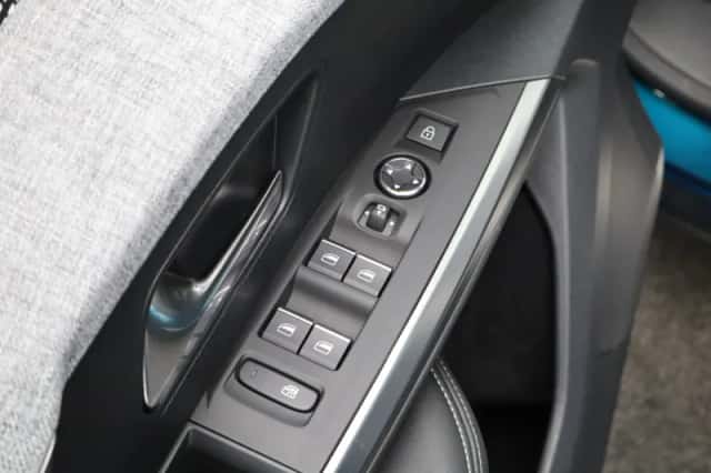 Peugeot e-3008 (2024) thumbnail 28