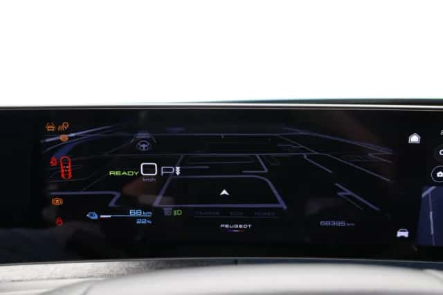 Peugeot e-3008 (2024) thumbnail 4
