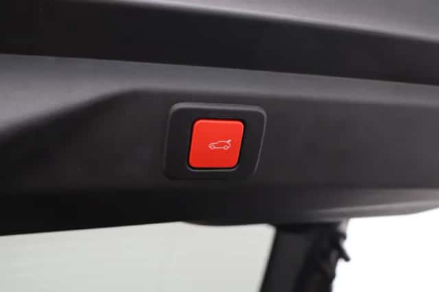 Peugeot e-3008 (2024) thumbnail 33