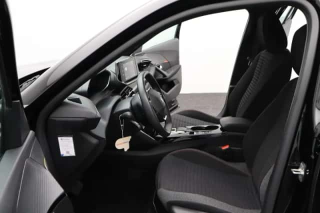 Peugeot e-2008 (2023) thumbnail 11