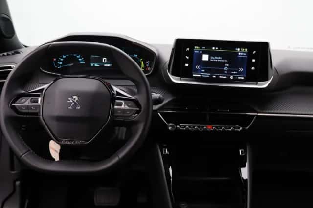Peugeot e-2008 (2023) thumbnail 3