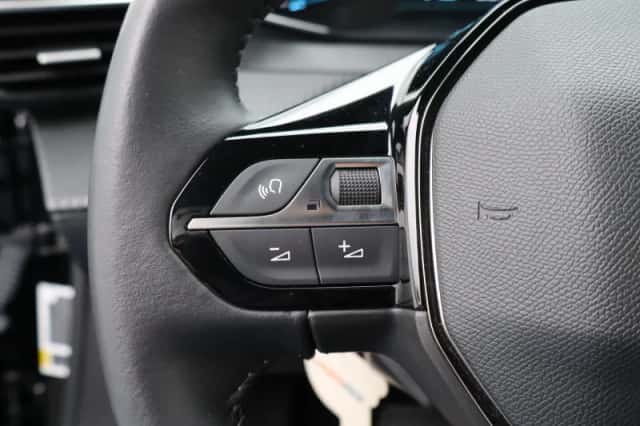 Peugeot e-2008 (2023) thumbnail 21