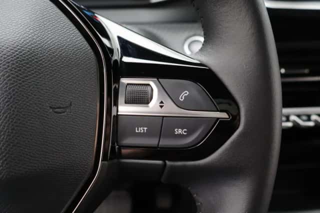 Peugeot e-2008 (2023) thumbnail 22