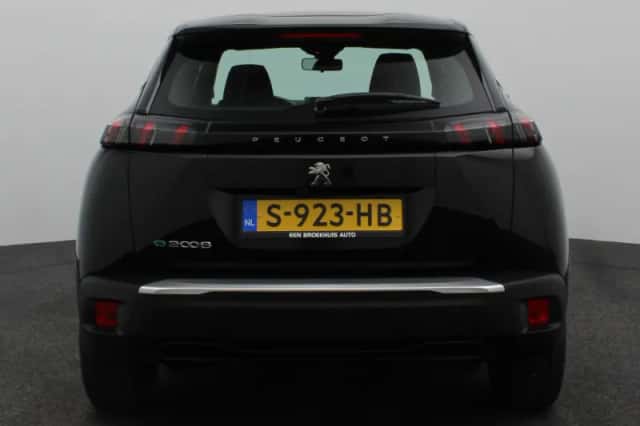 Peugeot e-2008 (2023) thumbnail 6