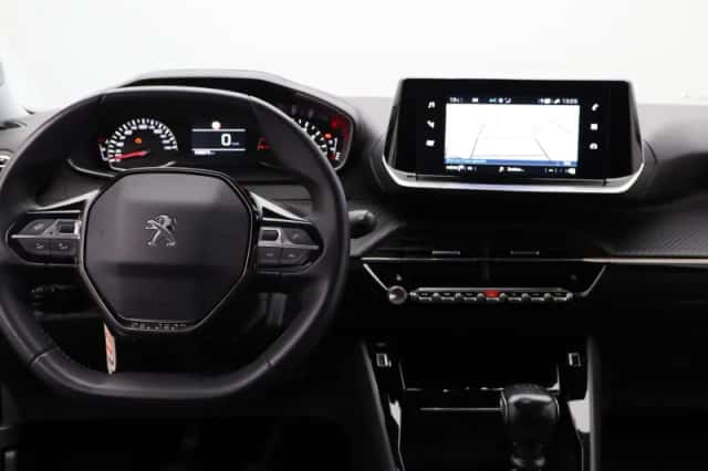 Peugeot 2008 (2021) thumbnail 3