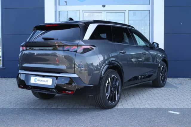 Peugeot 5008 (2026) thumbnail 2