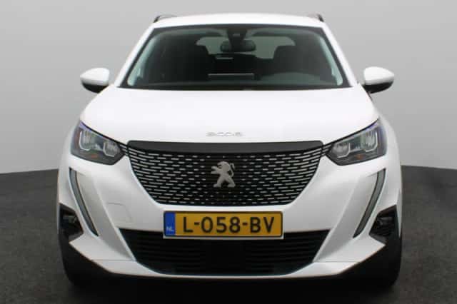 Peugeot 2008 (2021) thumbnail 5