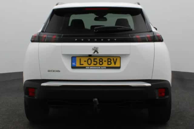 Peugeot 2008 (2021) thumbnail 6