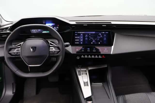 Peugeot 308 (2023) thumbnail 3