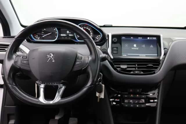 Peugeot 2008 (2018) thumbnail 1