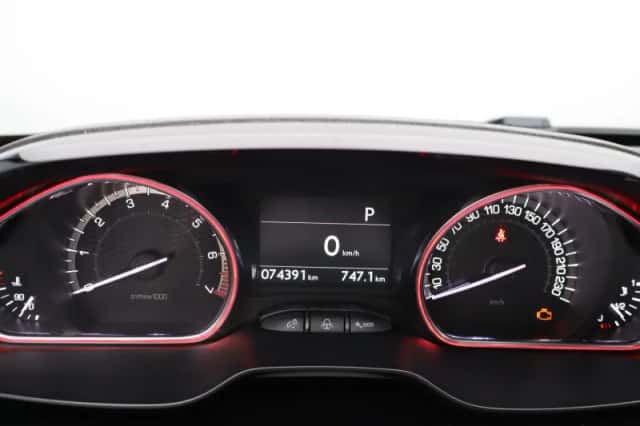 Peugeot 2008 (2019) thumbnail 4