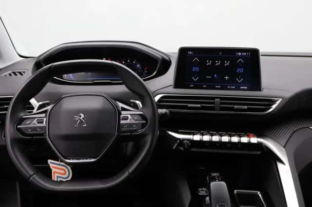 Peugeot 3008 (2022) thumbnail 3
