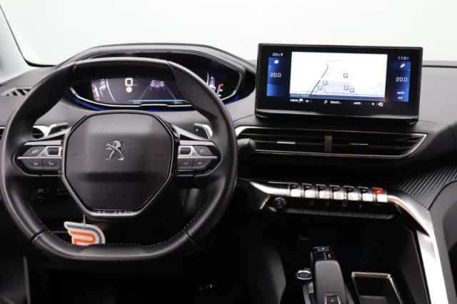 Peugeot 3008 (2021) thumbnail 3