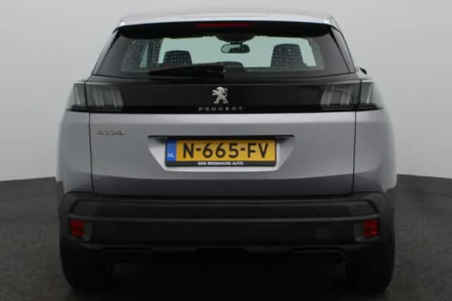 Peugeot 3008 (2021) thumbnail 6