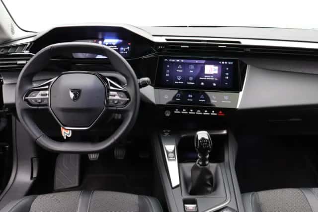 Peugeot 308 (2022) thumbnail 3
