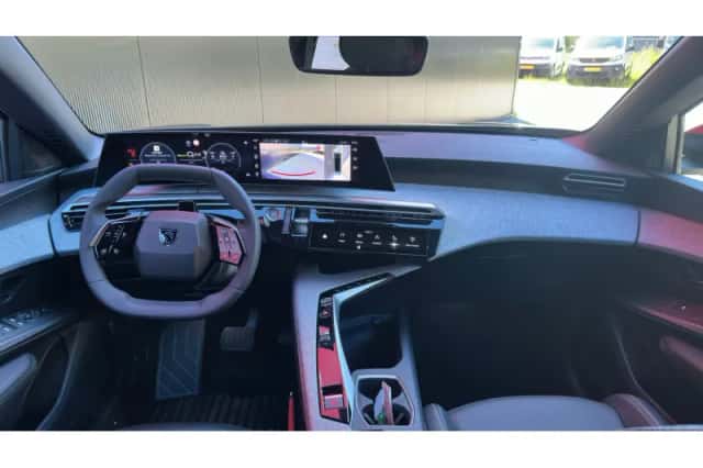 Peugeot e-3008 (2026) thumbnail 2
