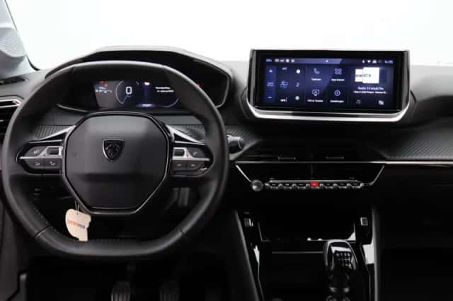Peugeot 208 (2024) thumbnail 3