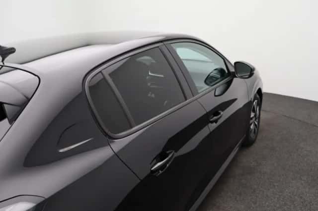 Peugeot 208 (2023) thumbnail 4