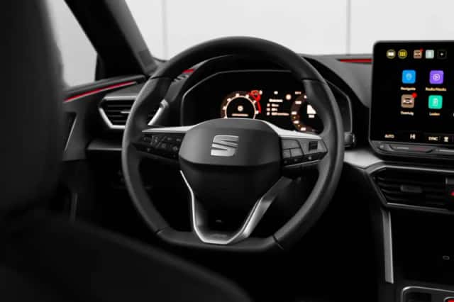 SEAT Leon (2025) thumbnail 11