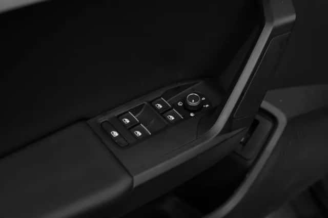 SEAT Leon (2025) thumbnail 18