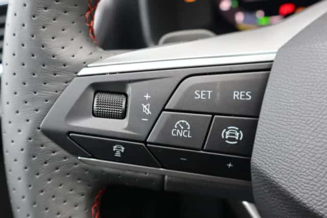 SEAT Leon (2025) thumbnail 15