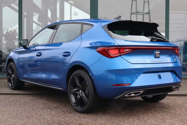 SEAT Leon (2025) thumbnail 3