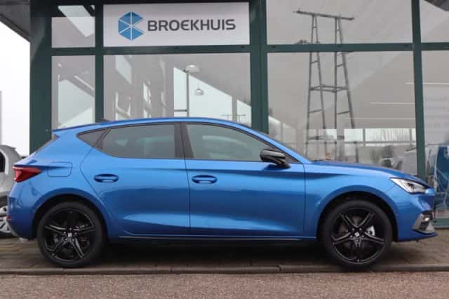 SEAT Leon (2025) thumbnail 9