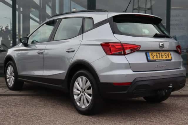 SEAT Arona (2023) thumbnail 3