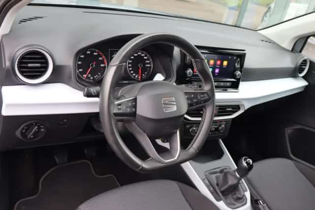 SEAT Arona (2023) thumbnail 4