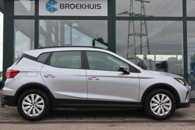 SEAT Arona (2023) thumbnail 9