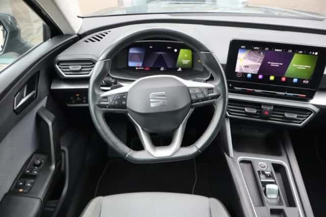 SEAT Leon Sportstourer (2024) thumbnail 6