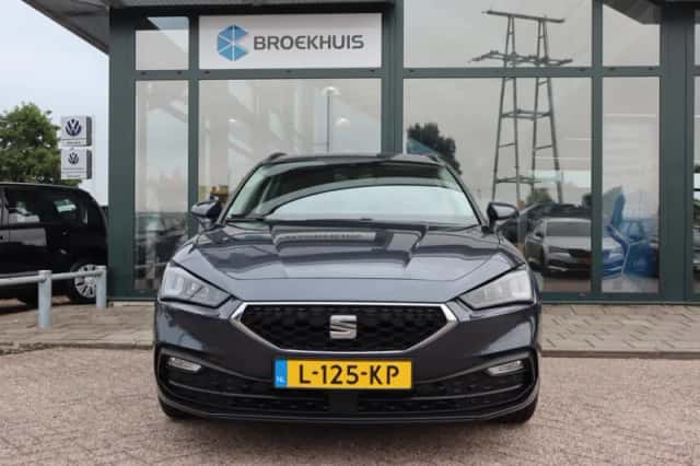 SEAT Leon Sportstourer (2021) thumbnail 2