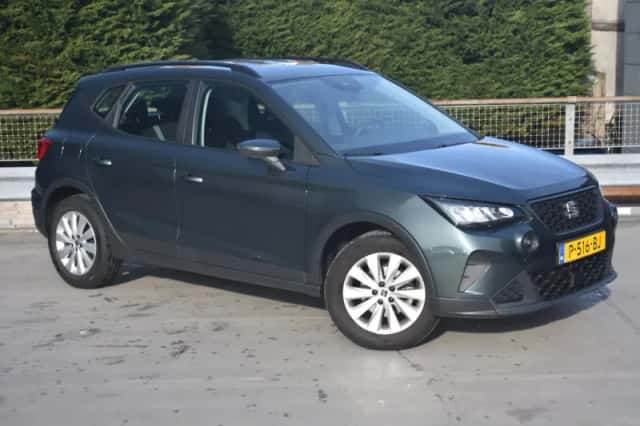 SEAT Arona (2022) thumbnail 2
